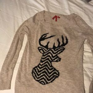 Sweater/long sleeve shirt